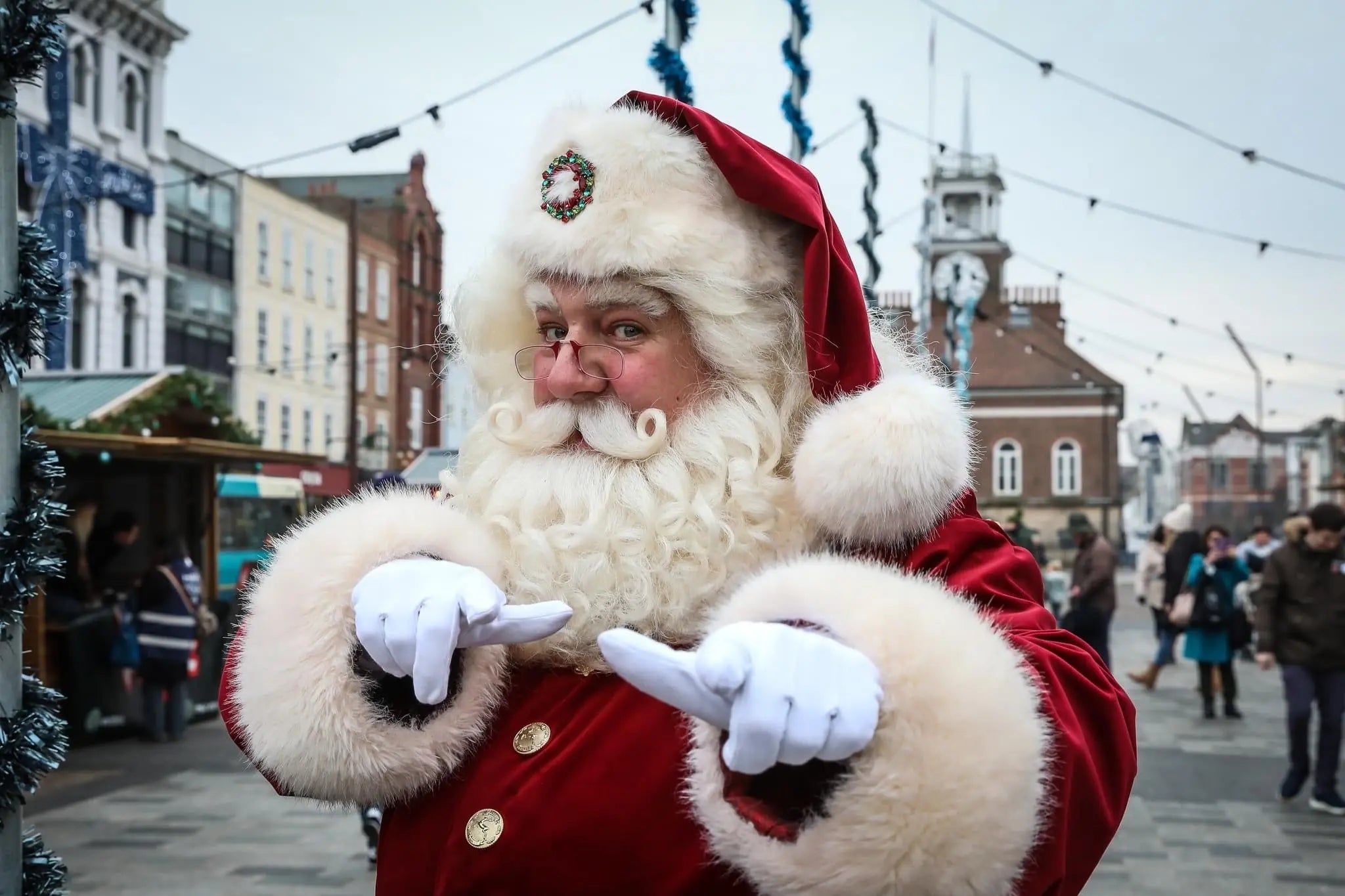 Meet Santa Paws (+ Gift) at Lili  & Mila's Empawrium Event